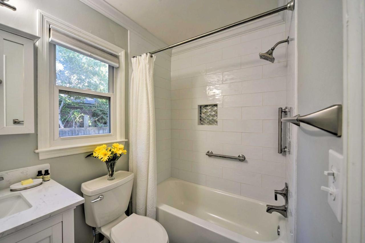 Charming House With Patio, 3 Half Mi To Beach! Charleston Eksteriør bilde